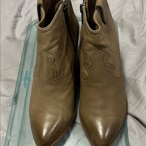 Frye Taupe Leather Pointed-Toe Ankle Booties